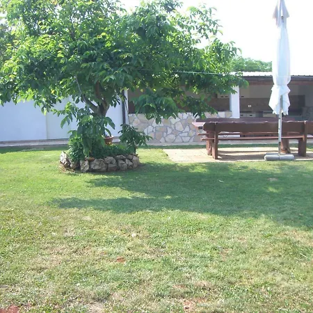 Kuca Za Odmor Cerjani Casa de hóspedes Kaštelir